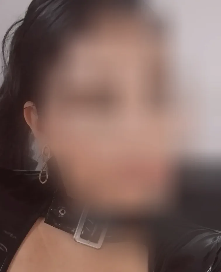 Claire, 35