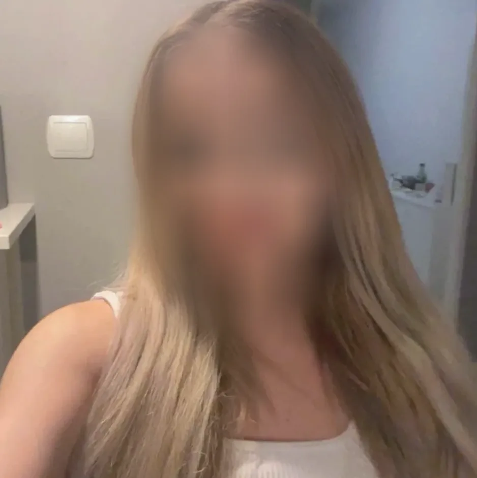Isla, 24