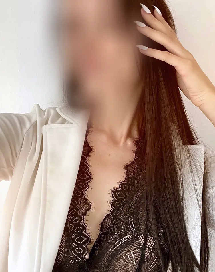 Katie, 25